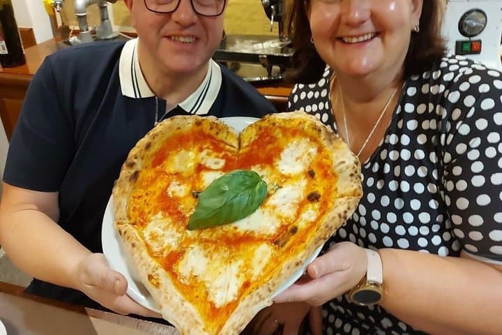 Palermo: Small Group Pizza Making Class with Wine and Soft Drinks