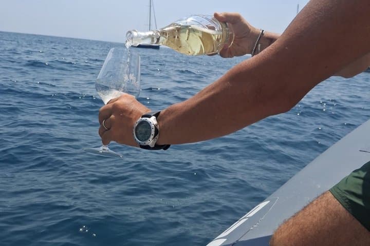 Private 7-Hour Boat Tour of Capri from Naples
