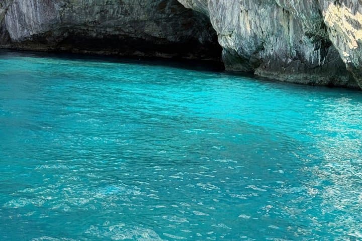 Private 7-Hour Boat Tour of Capri from Naples