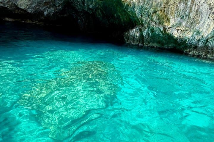 Private 7-Hour Boat Tour of Capri from Naples