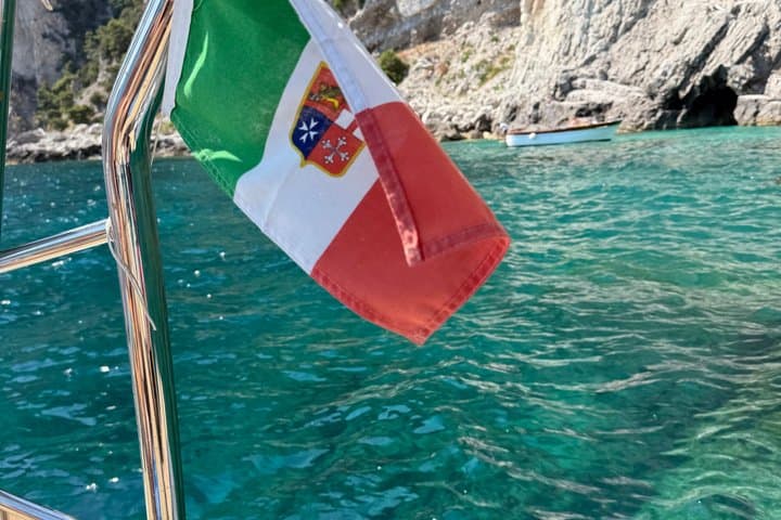Private 7-Hour Boat Tour of Capri from Naples