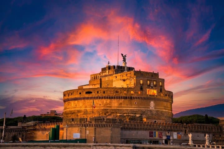 Rome Night Golf Cart Tour with Vatican City and Trastevere