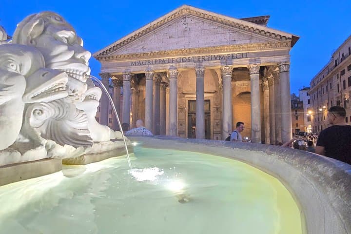 Rome's Ancient Temple Pantheon Audio Tour with Escorted Entrance