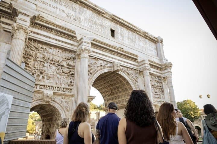 VIP Colosseum, Palatine Hill and Roman Forum Guided Tour