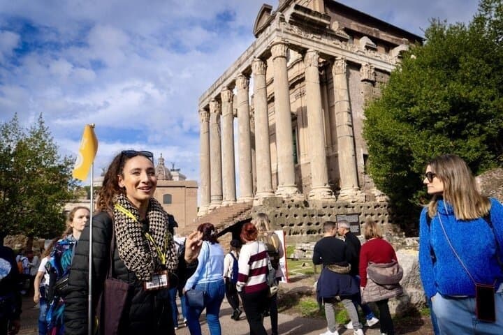 VIP Colosseum, Palatine Hill and Roman Forum Guided Tour