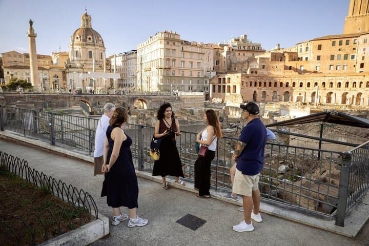 VIP Colosseum, Palatine Hill and Roman Forum Guided Tour