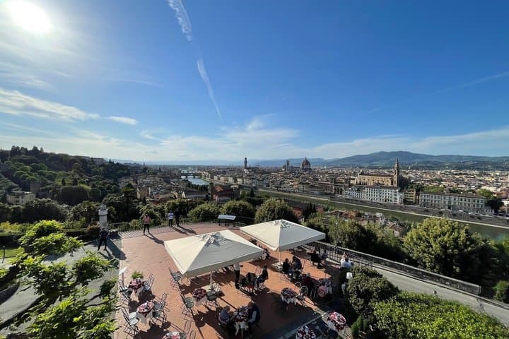 Golf Cart Grand Tour in Florence including Oltrarno and Piazzale