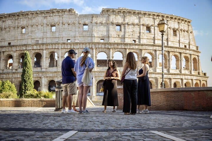 Rome: Guided Tour of Colosseum, Palatine Hill and Roman Forum