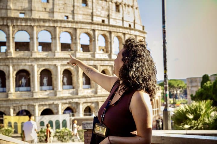 Rome: Guided Tour of Colosseum, Palatine Hill and Roman Forum