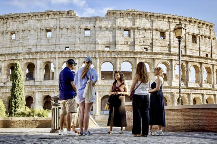 Colosseum Tour with Palatine Hill and Roman Forum