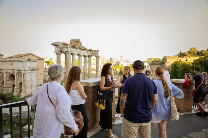 Rome: Guided Group Tour of Colosseum, Palatine Hill & Roman Forum