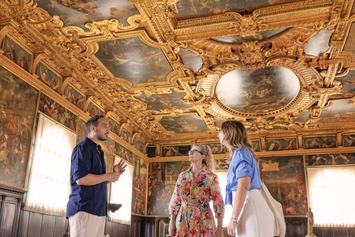 Venice in A Day: St Mark's Basilica, Doge's Palace & Gondola Ride