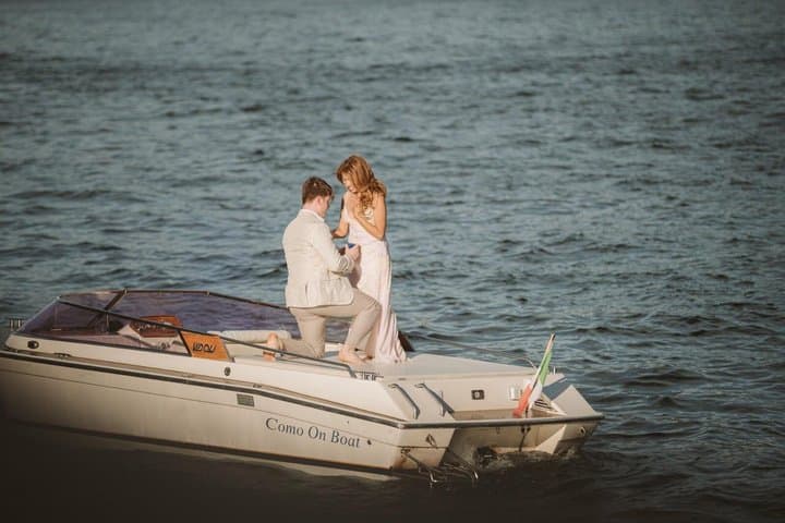 Luxury Boat Tour on Lake Como: Prosecco, Movie Locations & Music
