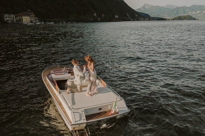 Luxury Boat Tour on Lake Como: Prosecco, Movie Locations & Music
