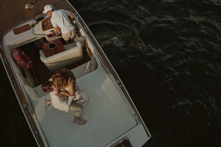 Luxury Boat Tour on Lake Como: Prosecco, Movie Locations & Music