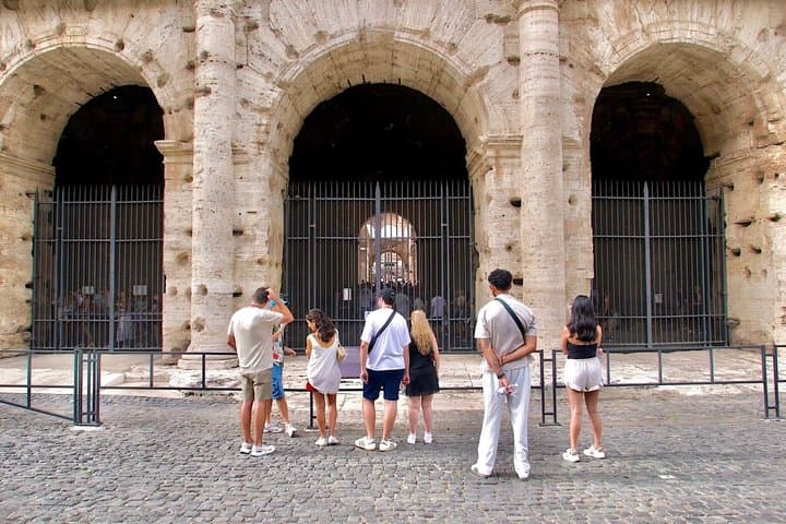 Colosseum Express : Guide + Regular Entry | Small Group