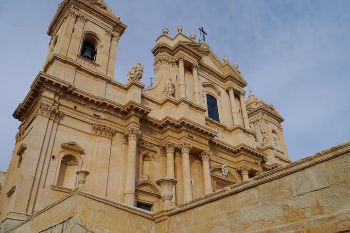 Syracuse, Ortygia, Noto small group Tour from Catania with lunch