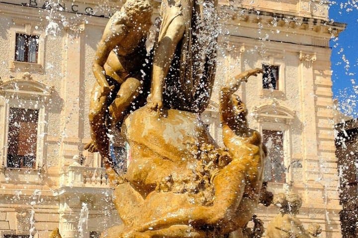 Syracuse, Ortygia, Noto small group Tour from Catania with lunch
