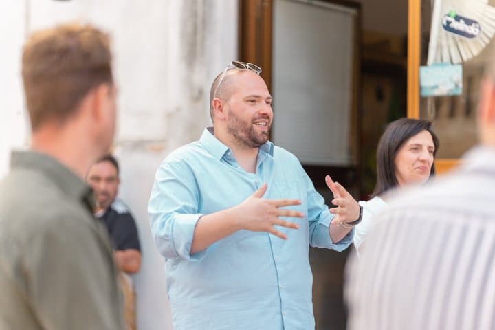Personalized Abruzzo Travel Planning with a Local Expert
