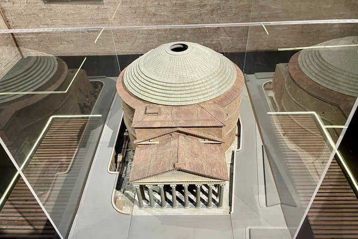 Pantheon : Hidden Spaces of Neptune Basilica