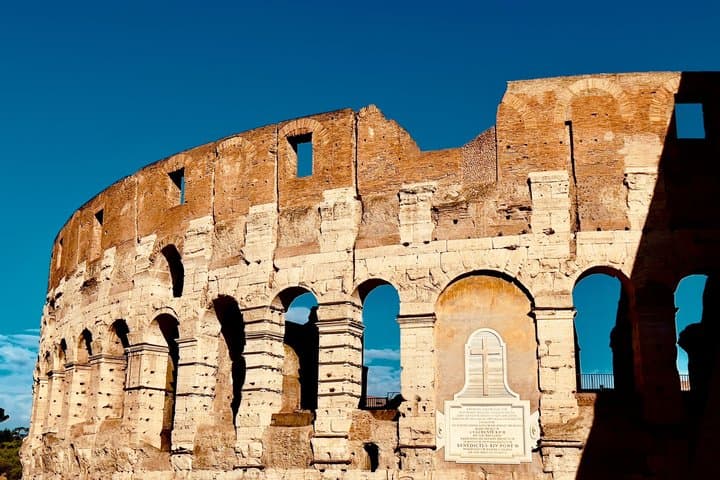 Colosseum Underground Guided Tour with Arena Floor in Rome