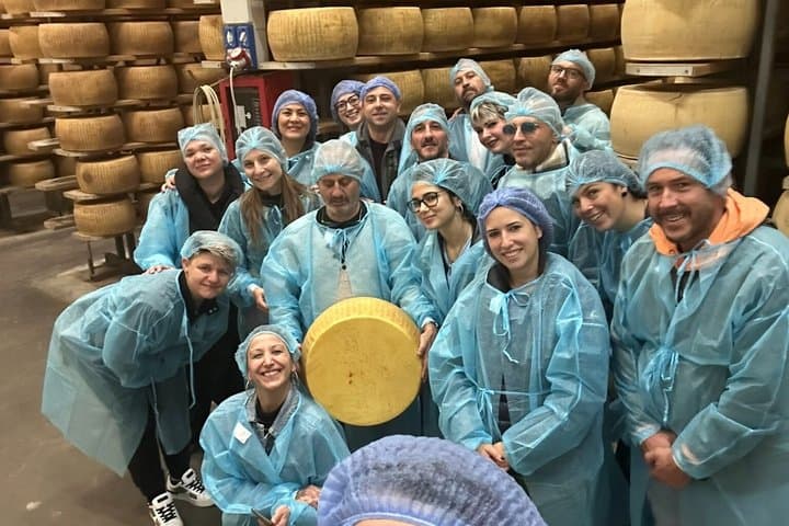 Food Valley Tour: Parmigiano, Balsamic, Wine, lunch, transport