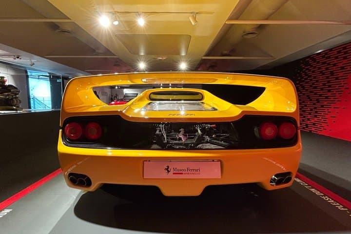 Black&Red:Lambo Museum,Ferrari Factory,Ferrari Museum,Lunch,Private transport