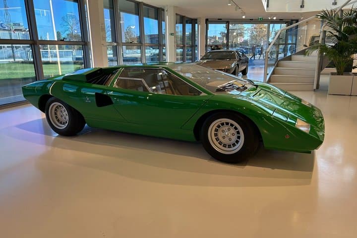 Antagonist Motors: Lamborghini, Ferrari, PaganiFactory, Lunch, Private transport