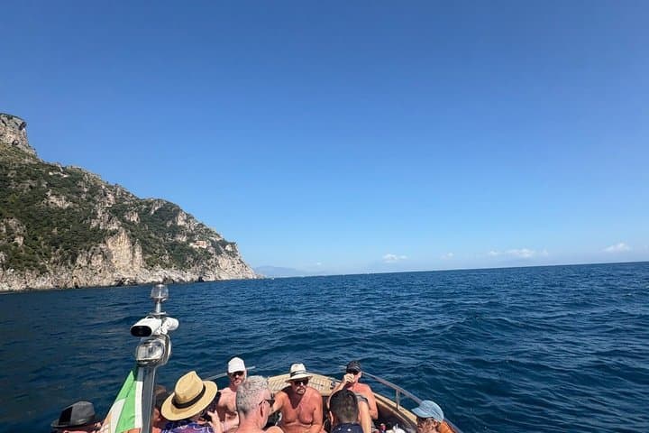 Private Boat Tour from Salerno to Amalfi for DP Cruisers