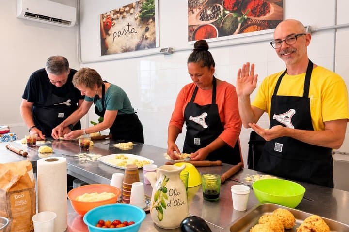 Cooking lesson in Catania with lunch or dinner