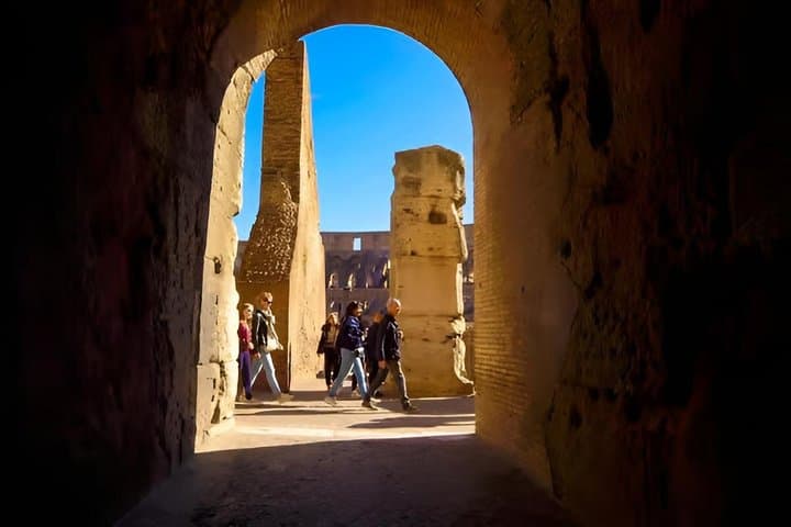 Rome: Colosseum, Roman Forum & Palatine Small-Group Guided Tour