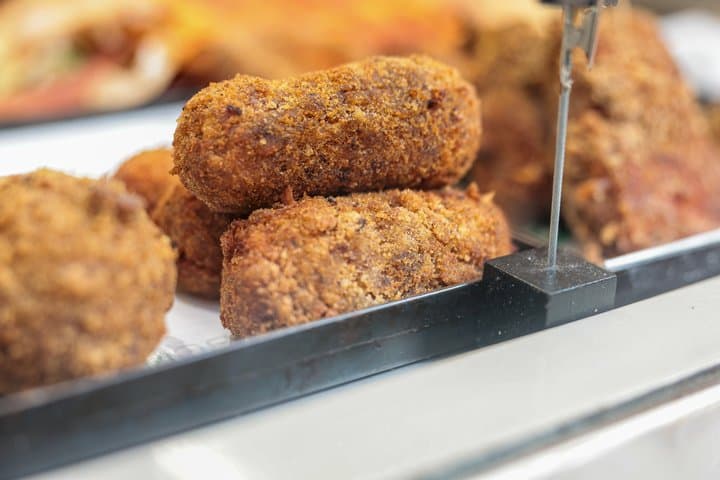 Rome Ultimate Food Tour Trastevere Tiber Island & Campo de' Fiori