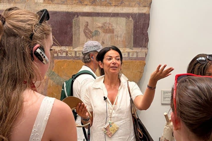 Pompeii Skip-the-Line Express Tour with Archaeologist-Small Group