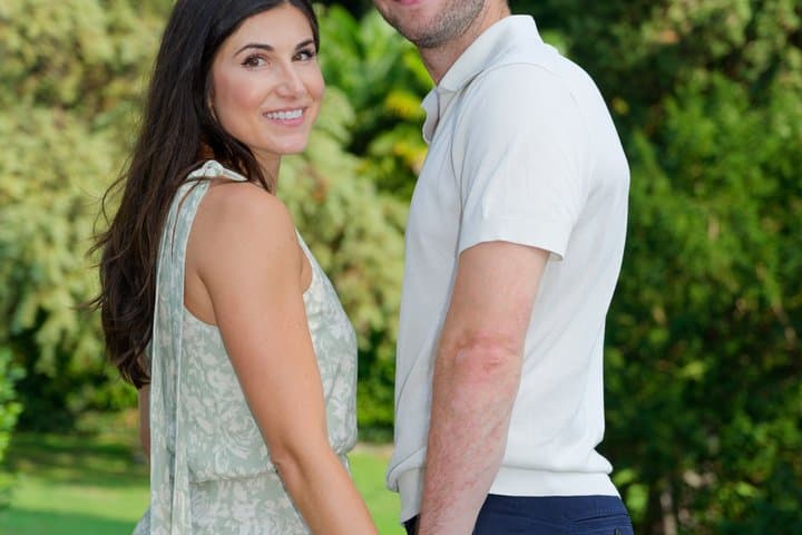Couples Photography on Lake Como for Travellers in Love