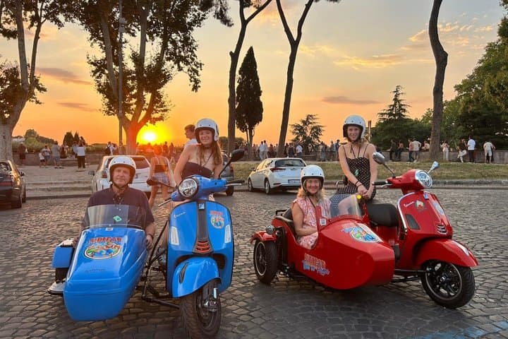 Rome by Vespa Sidecar: Colosseum, Orange Garden &Aventine Keyhole