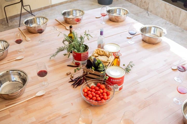 Handmade Mozzarella and Pizza Workshop with Unlimited Wine