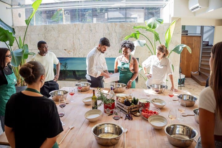 Handmade Mozzarella and Pizza Workshop with Unlimited Wine