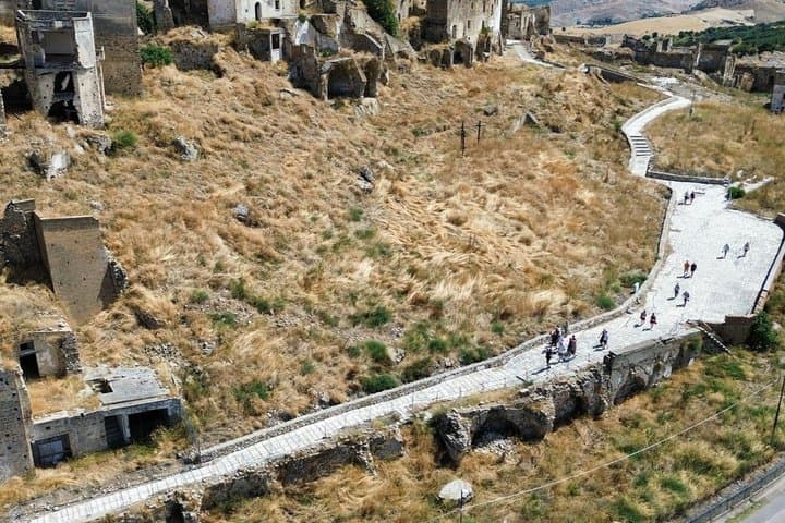 Craco Ghost Town and Amaro Lucano Day Trip from Matera