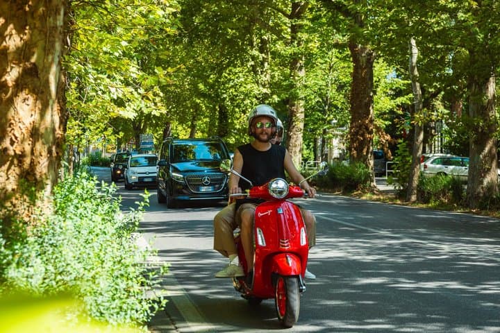Chianti and Tuscany Hills Vespa Tour with Lunch and Wine Tasting