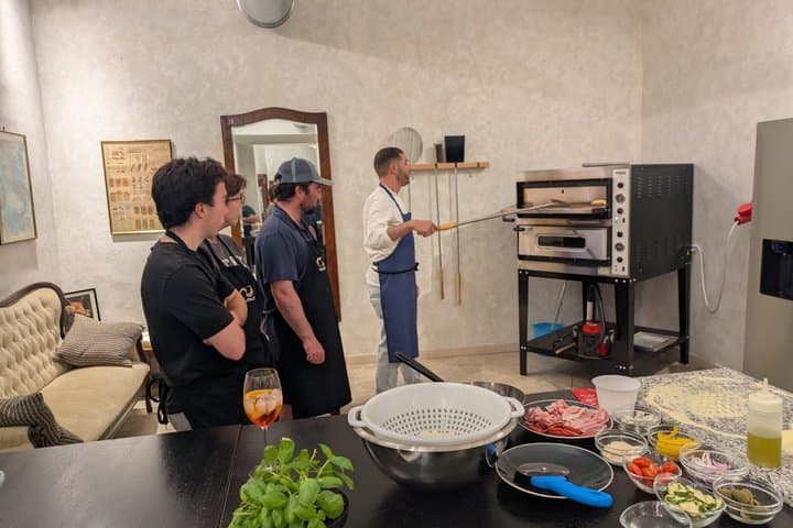 Pizza & Gelato: Family Cooking Class in Florence, Small Group