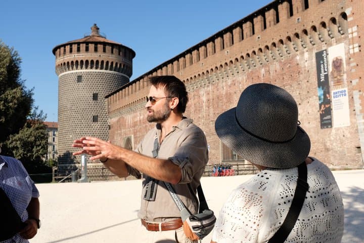 Milan Semi Private Tour with Duomo Skip-the-Line & Rooftop