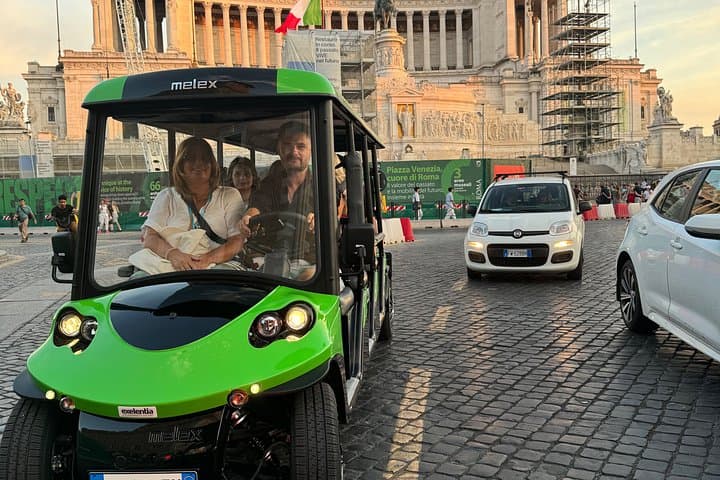 Rome Sunrise Golf Cart Tour with Breakfast & Top Landmarks