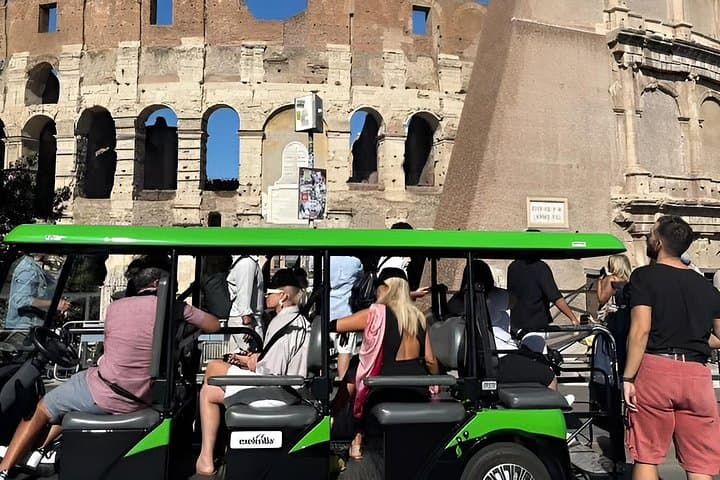 Rome Sunrise Golf Cart Tour with Breakfast & Top Landmarks