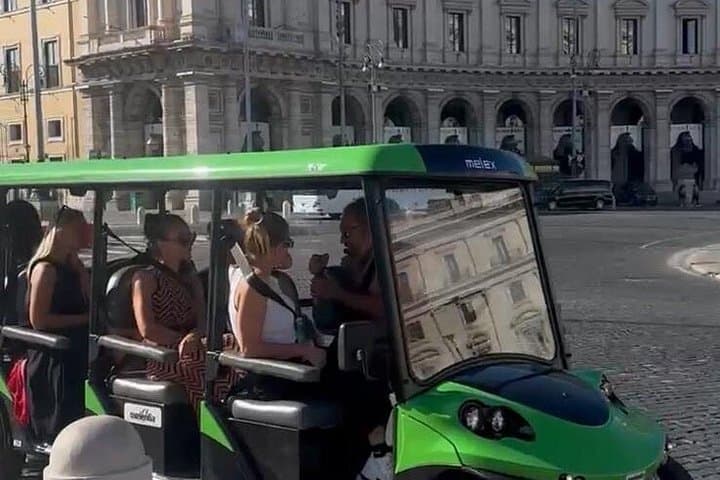 Rome Sunrise Golf Cart Tour with Breakfast & Top Landmarks
