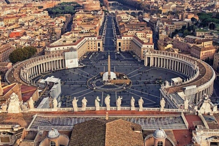 Rome 4 Hours Private Guided Tour with Pickup in Luxury Minivan