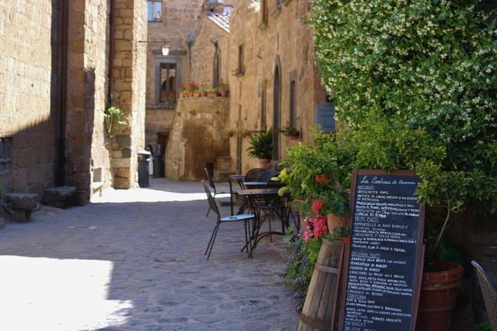Rome: Tuscany Day Trip with Vineyard Lunch and Wine Tasting