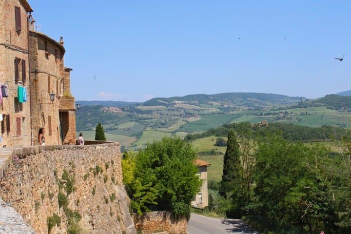 Rome: Tuscany Day Trip with Vineyard Lunch and Wine Tasting