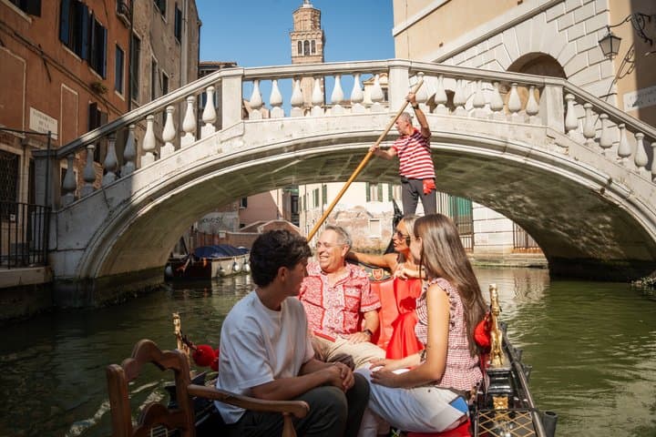 Crafted Gondola Ride under Breathtaking Bridge of Sighs™
