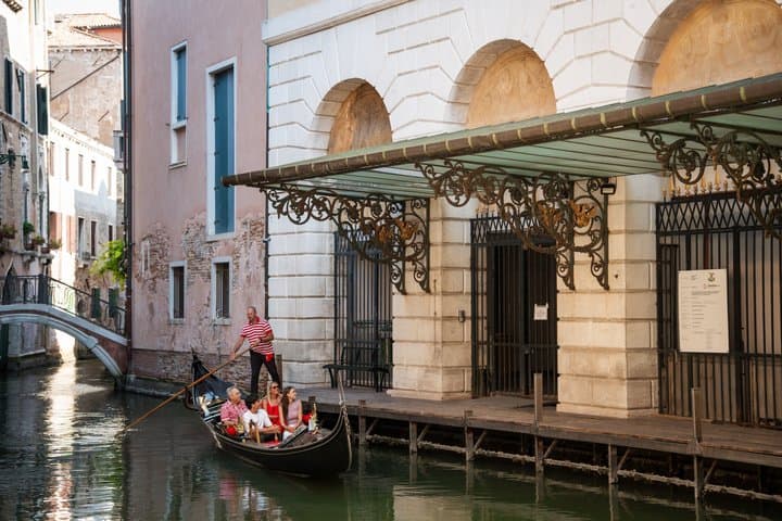 Crafted Gondola Ride under Breathtaking Bridge of Sighs™