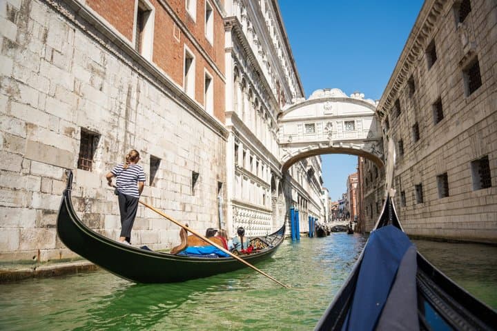 Crafted Gondola Ride under Breathtaking Bridge of Sighs™